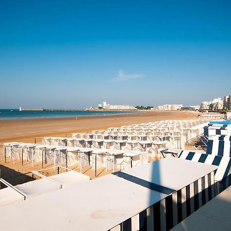 Studio Equipe Moderne A Deux Pas De La Plage 莱萨布勒-多洛讷 外观 照片