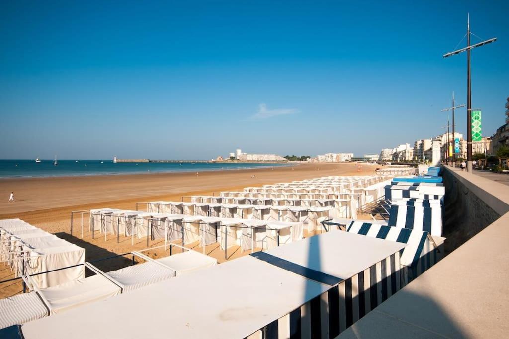 Studio Equipe Moderne A Deux Pas De La Plage 莱萨布勒-多洛讷 外观 照片